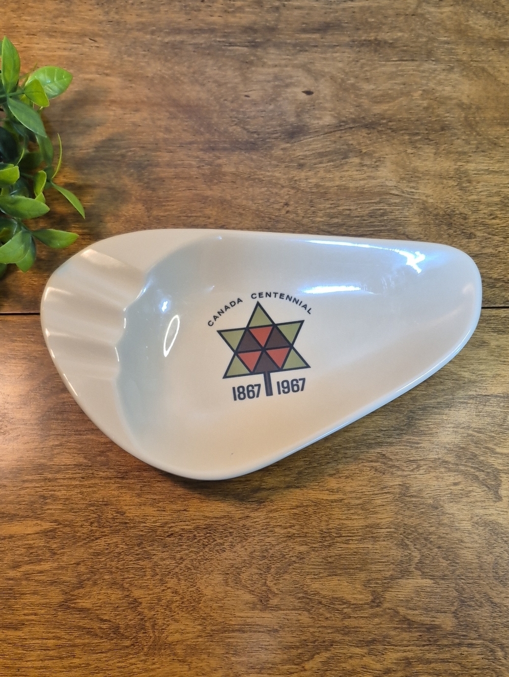 VINTAGE Collectible Commemorative Canada Centennial 1867-1967 Melamine Ashtray